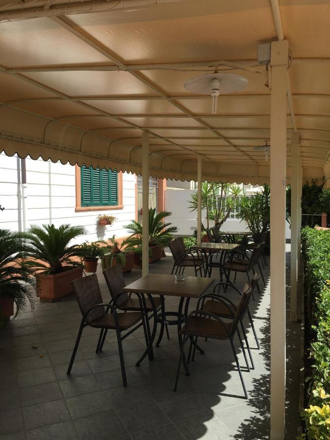 Hotel Mare Blu Lido di Camaiore Exteriör bild