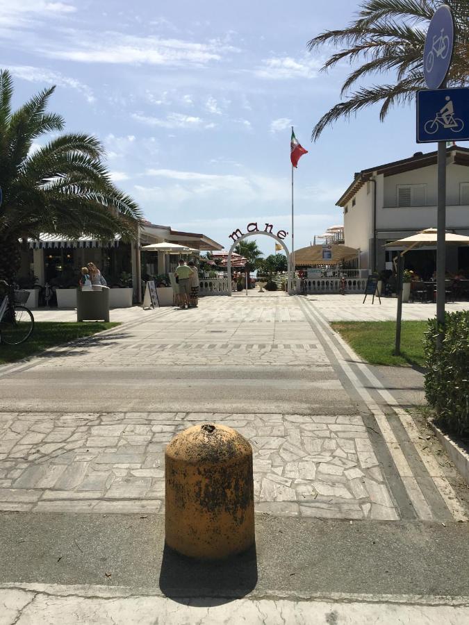 Hotel Mare Blu Lido di Camaiore Exteriör bild