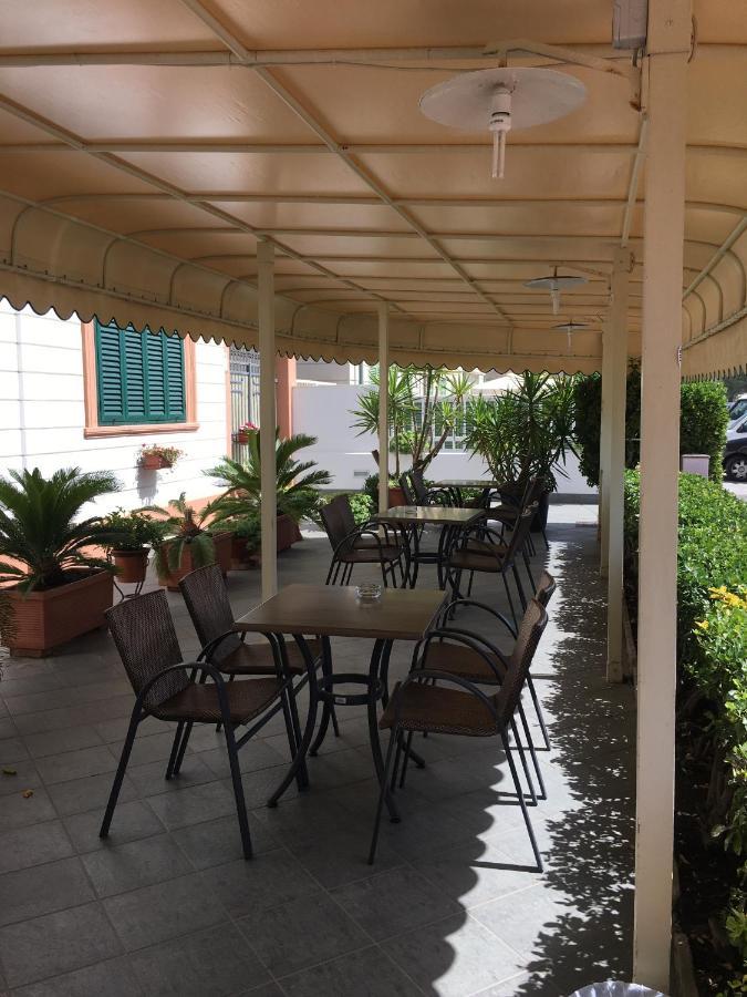 Hotel Mare Blu Lido di Camaiore Exteriör bild